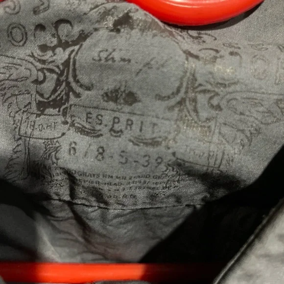 Used but almost new. Esprit brand. Chest 19”inches /shoulder 17”inches. - Picture 5 of 5